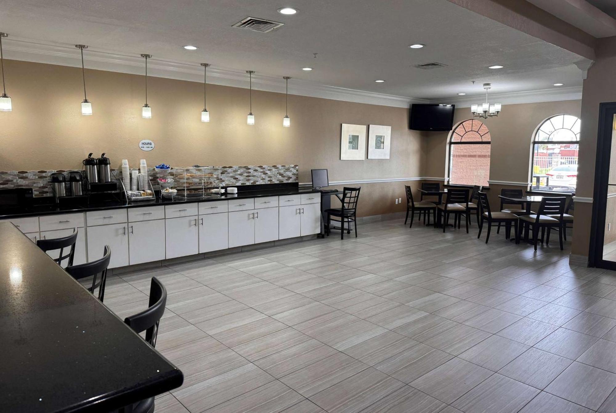 Super 8 By Wyndham Galveston Otel Dış mekan fotoğraf