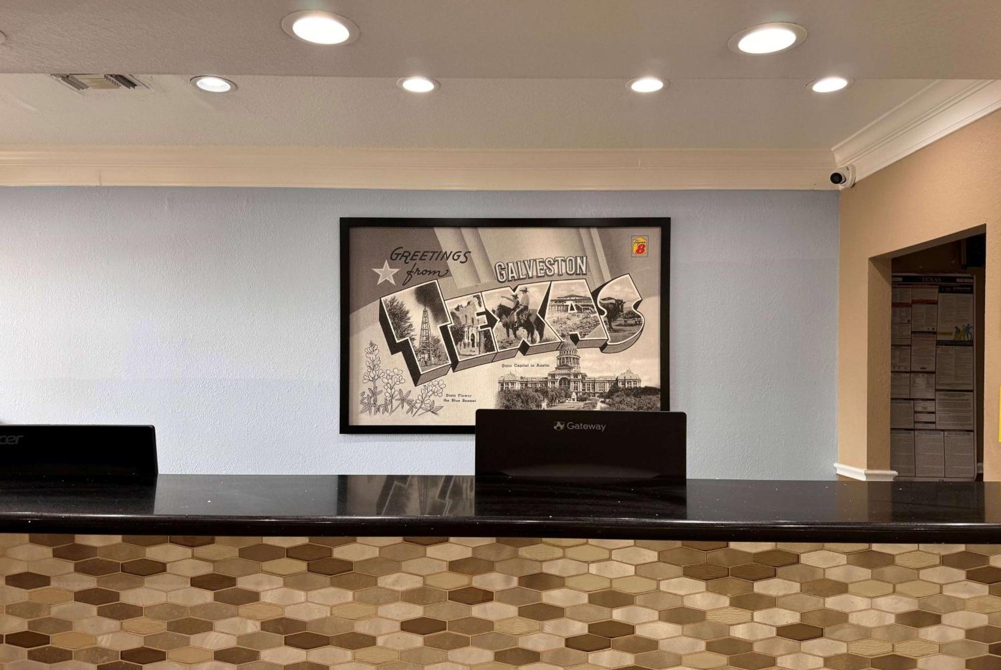 Super 8 By Wyndham Galveston Otel Dış mekan fotoğraf