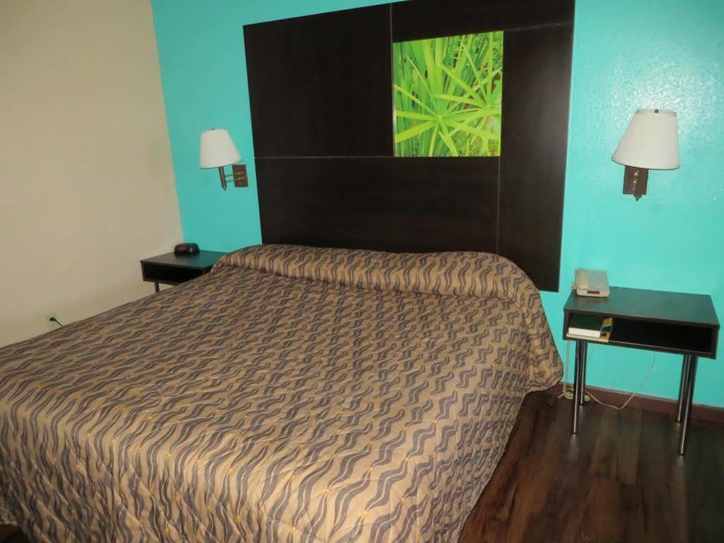 Super 8 By Wyndham Galveston Otel Dış mekan fotoğraf