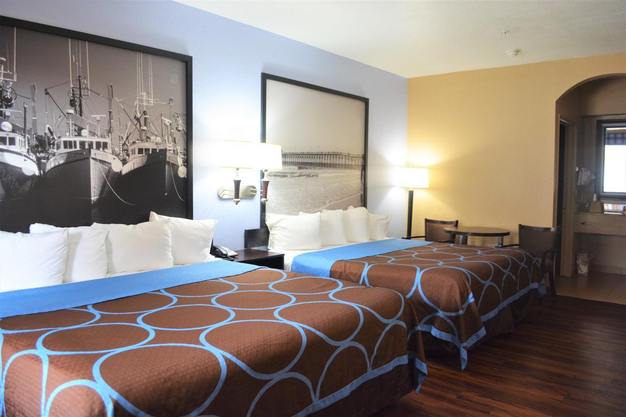 Super 8 By Wyndham Galveston Otel Dış mekan fotoğraf